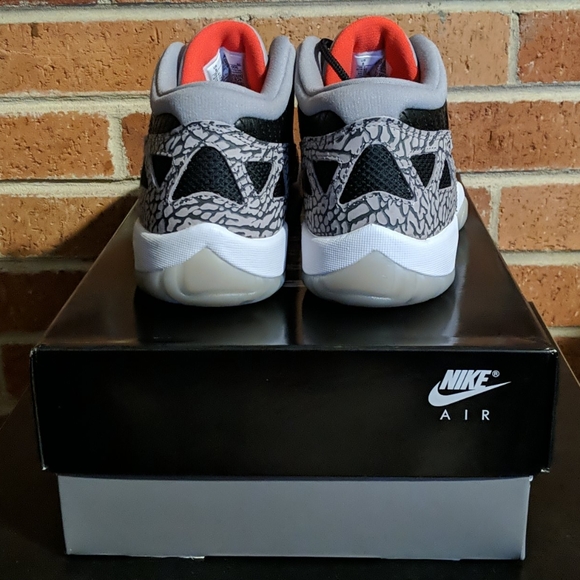 Air Jordan 11 Retro Low IE - Picture 4 of 6